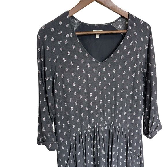 Garnett Hill Bohemian Flowy Floral Gray Casual Dress, 6 - Picture 10 of 14